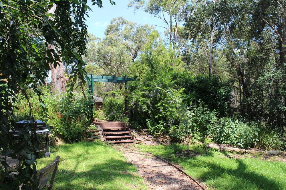 Storey Grange Springwood Extérieur photo