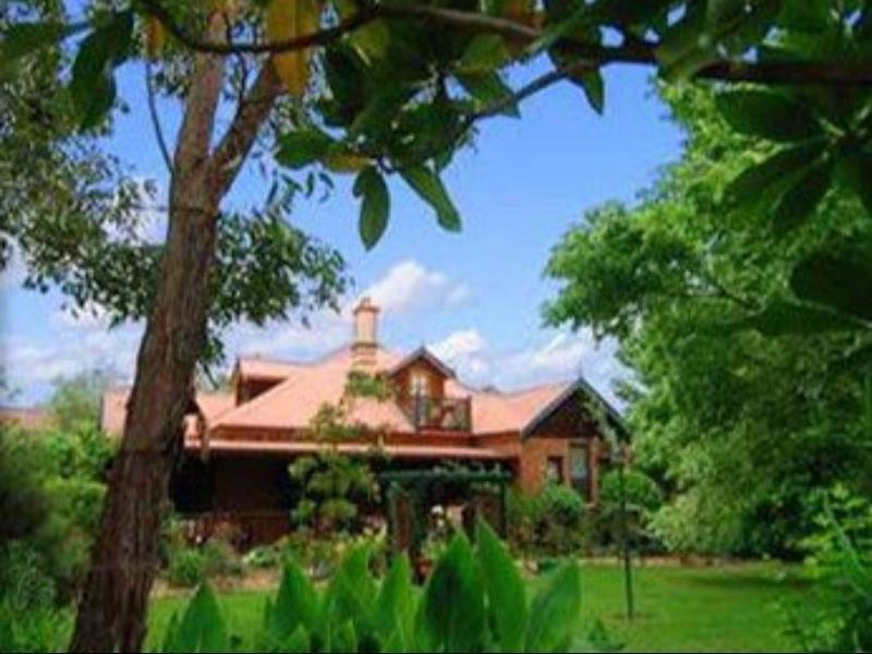 Storey Grange Springwood Extérieur photo