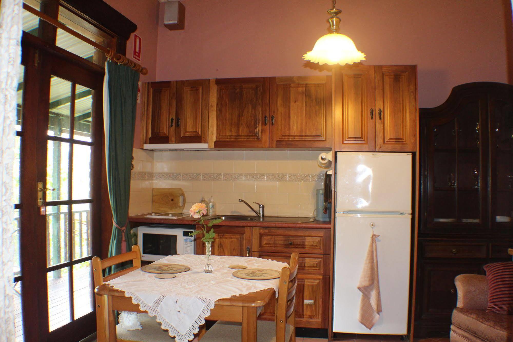 Storey Grange Springwood Extérieur photo