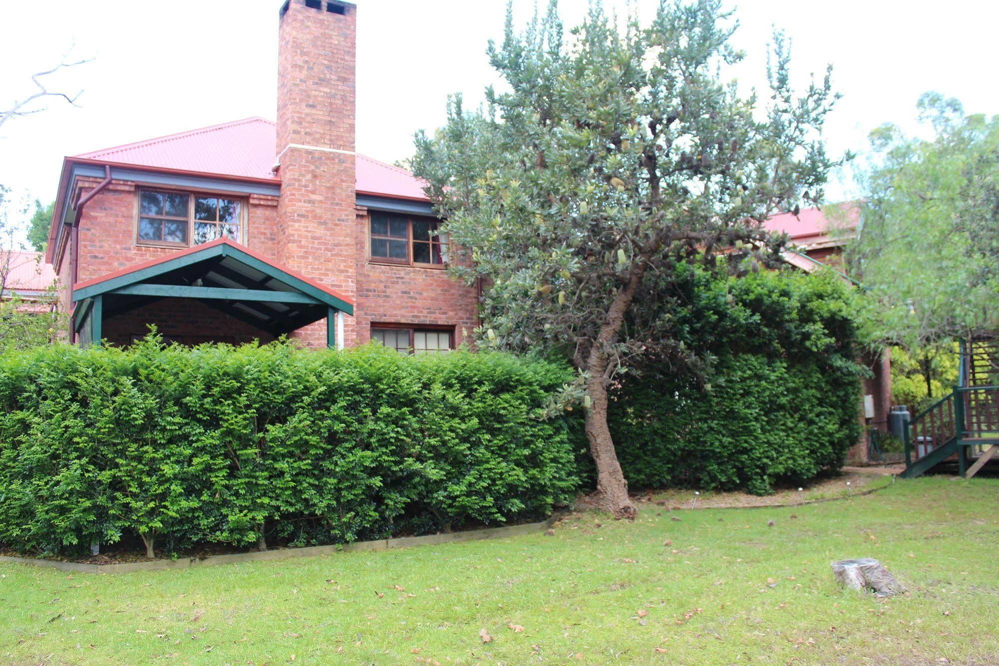 Storey Grange Springwood Extérieur photo