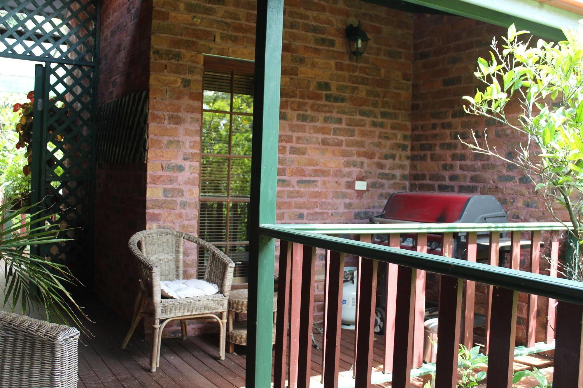 Storey Grange Springwood Extérieur photo