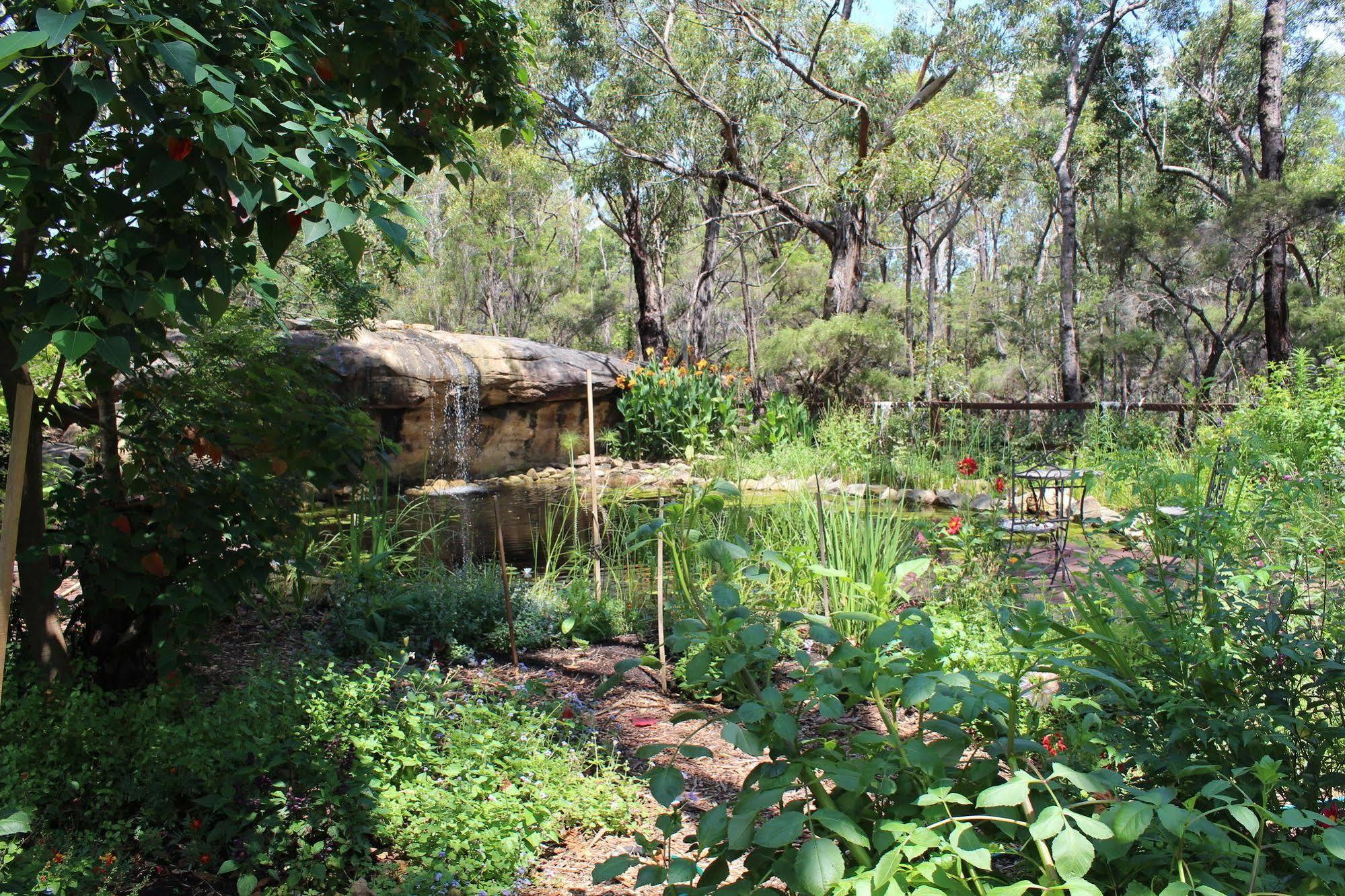 Storey Grange Springwood Extérieur photo