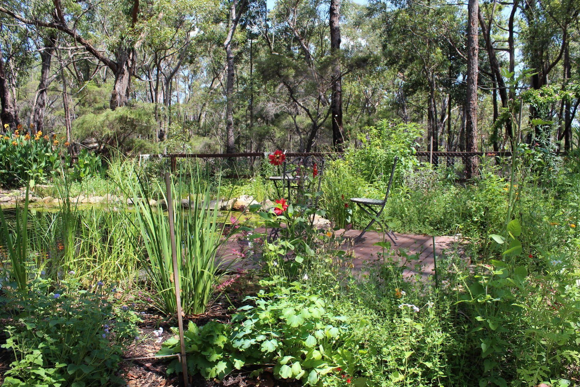 Storey Grange Springwood Extérieur photo